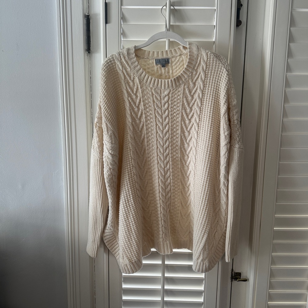 Joseph A Cream Cable Knit Sweater